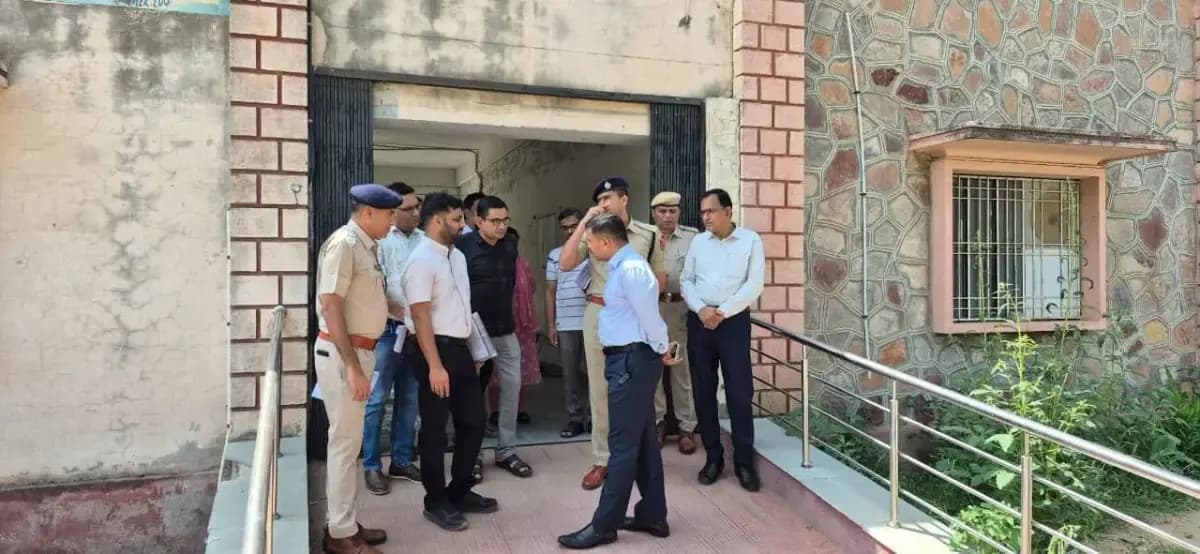 रतनगढ़ में निकाय चुनाव की तैयारियों का जायजा, स्ट्रॉन्ग रूम और मतगणना स्थल का निरीक्षण